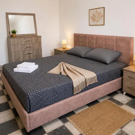 شقة Gilda Cozy Apartment, In The Center Of Lushnjë
