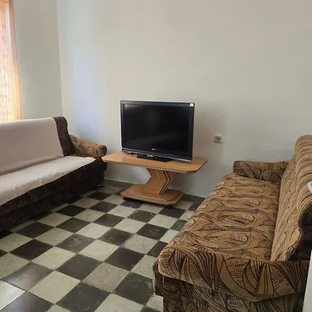 Gilda Cozy Apartment, In The Center Of * Lushnjë